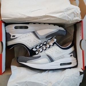 Nike Airmax Zero Essential GS